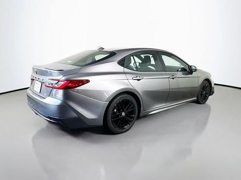 Used 2025 Toyota Camry SE FWD image 6