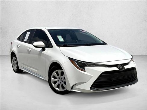 Used 2024 Toyota Corolla LE FWD image 11