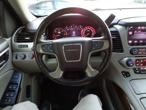 Used 2015 GMC Yukon Denali w/ Touring Package image 23