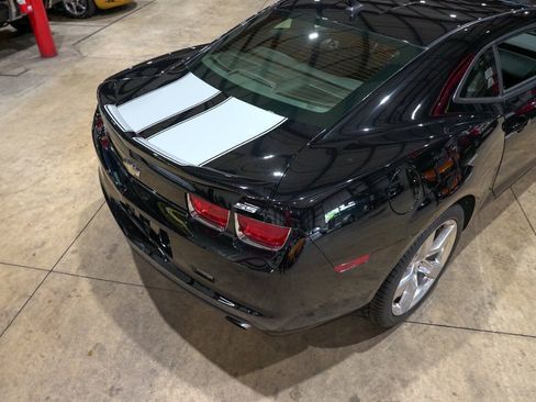 Used 2010 Chevrolet Camaro SS RWD image 20