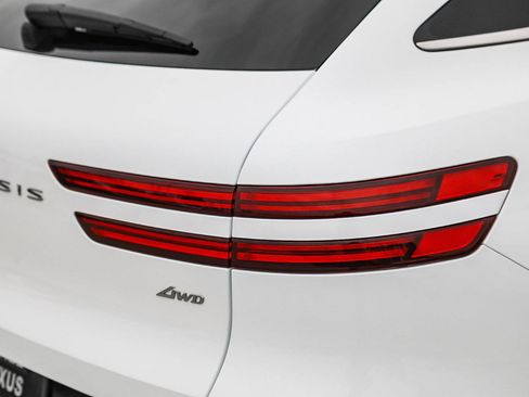 Used 2025 Genesis GV70 2.5T image 9