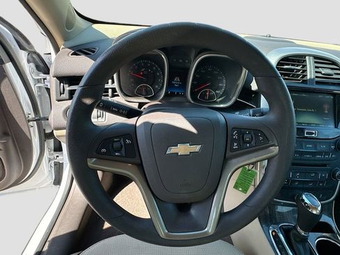 Used 2015 Chevrolet Malibu LT image 12