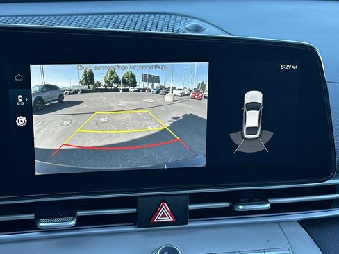 Used 2023 Hyundai Elantra Limited w/ Preferred Accessory Package FWD image 18