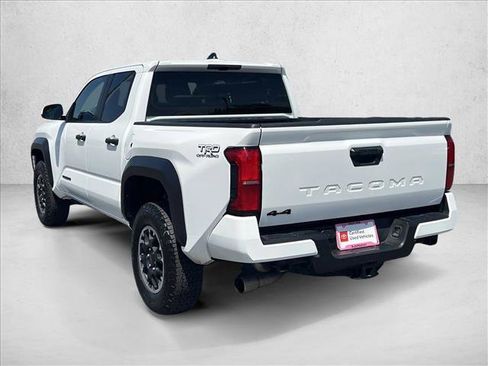 Certified 2025 Toyota Tacoma TRD Off-Road AWD/4WD image 7