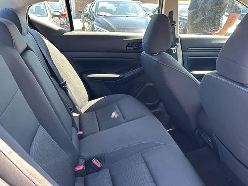 Used 2025 Nissan Altima 2.5 SV FWD image 31