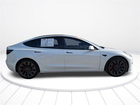 Used 2022 Tesla Model 3 Performance image 3