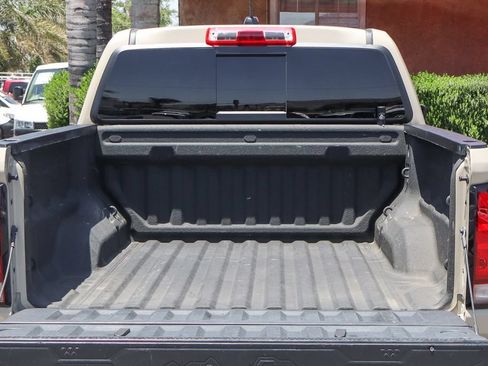 Used 2024 Chevrolet Colorado Z71 w/ Z71 Convenience Package 2 AWD/4WD image 8