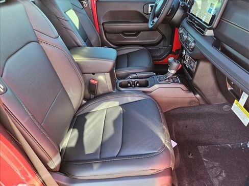 New 2025 Jeep Gladiator Sport image 15