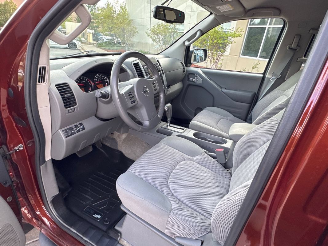Used 2017 Nissan Frontier SV w/ SV Value Truck Package AWD/4WD image 23