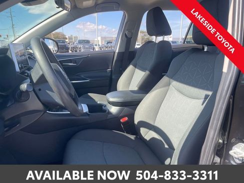 Used 2023 Toyota RAV4 XLE image 24