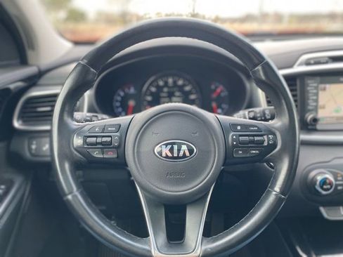 Used 2017 Kia Sorento SX image 22
