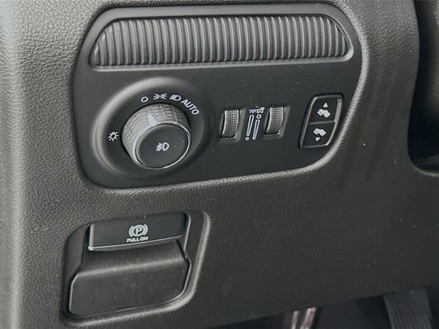 Used 2024 Jeep Wagoneer L Series II w/ Flexible Seating Group AWD/4WD image 14