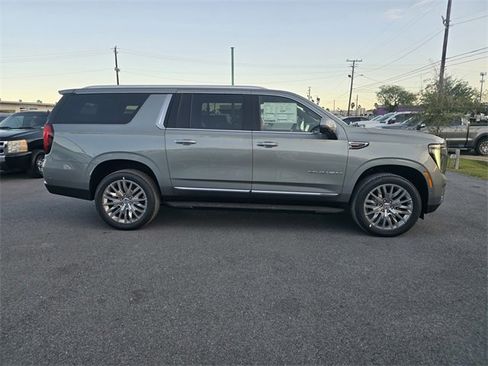 New 2026 GMC Yukon XL Elevation image 4