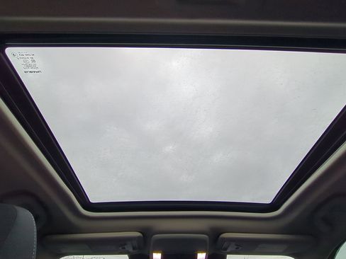 Used 2023 Subaru Forester Premium image 28