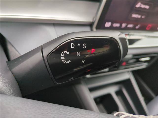 Used 2026 Volkswagen Tiguan SE FWD image 12