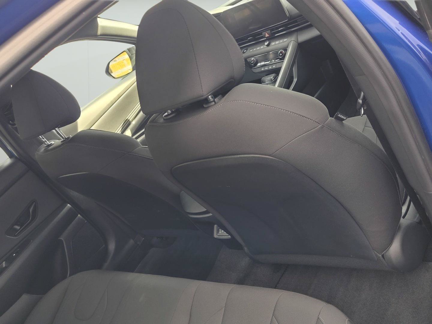Used 2025 Hyundai Elantra SEL FWD image 30