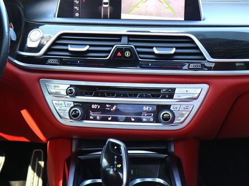 Used 2018 BMW 750i RWD image 13