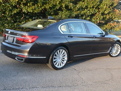 Used 2016 BMW 740i RWD image 18