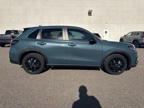 Used 2024 Honda HR-V Sport image 3