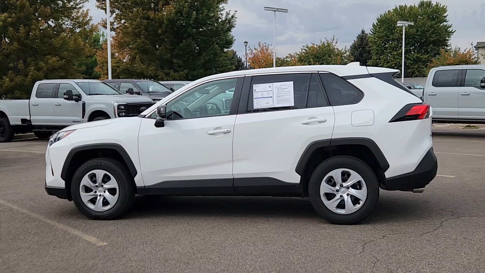 Used 2025 Toyota RAV4 LE AWD/4WD image 25
