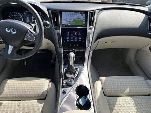 Used 2017 INFINITI Q50 Sport w/ Driver Assistance Package RWD image 11