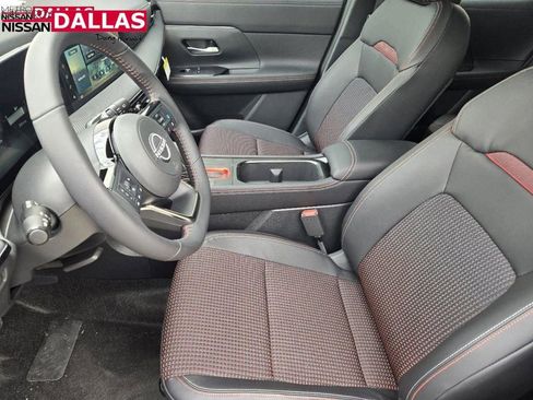 New 2025 Nissan Kicks SR image 12