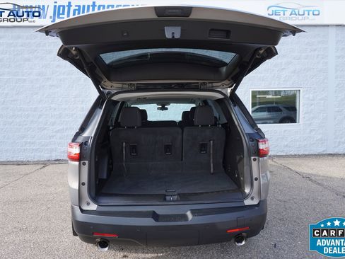 Used 2018 Chevrolet Traverse LT w/ LPO, Floor Liner Package AWD/4WD image 16
