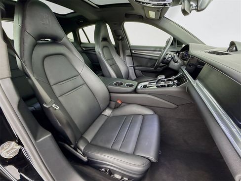 Used 2023 Porsche Panamera Platinum Edition image 33