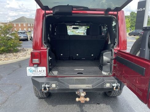 Used 2013 Jeep Wrangler Unlimited Rubicon w/ Connectivity Group AWD/4WD image 32