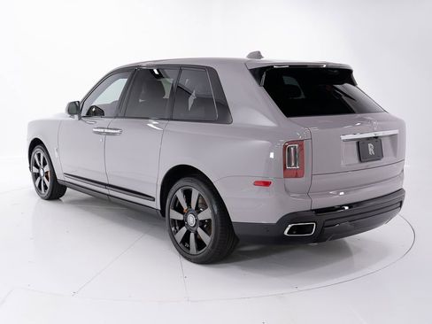 Certified 2023 Rolls-Royce Cullinan w/ Dark Exterior Package AWD/4WD image 3