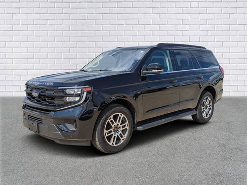 Used 2025 Ford Expedition Active AWD/4WD image 1