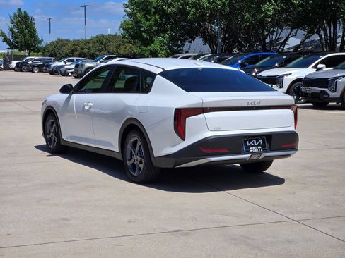 New 2026 Kia K4 FWD image 3