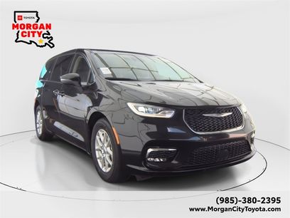 Used 2023 Chrysler Pacifica Touring-L