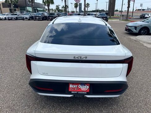 Used 2025 Kia K4 EX FWD image 3