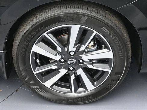 New 2025 Nissan Versa SV w/ Trunk Package image 6