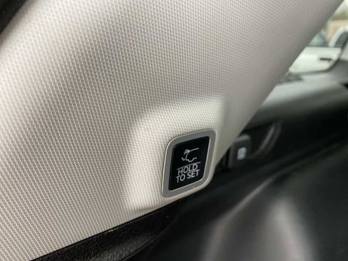 Used 2023 Jeep Grand Cherokee Limited image 6