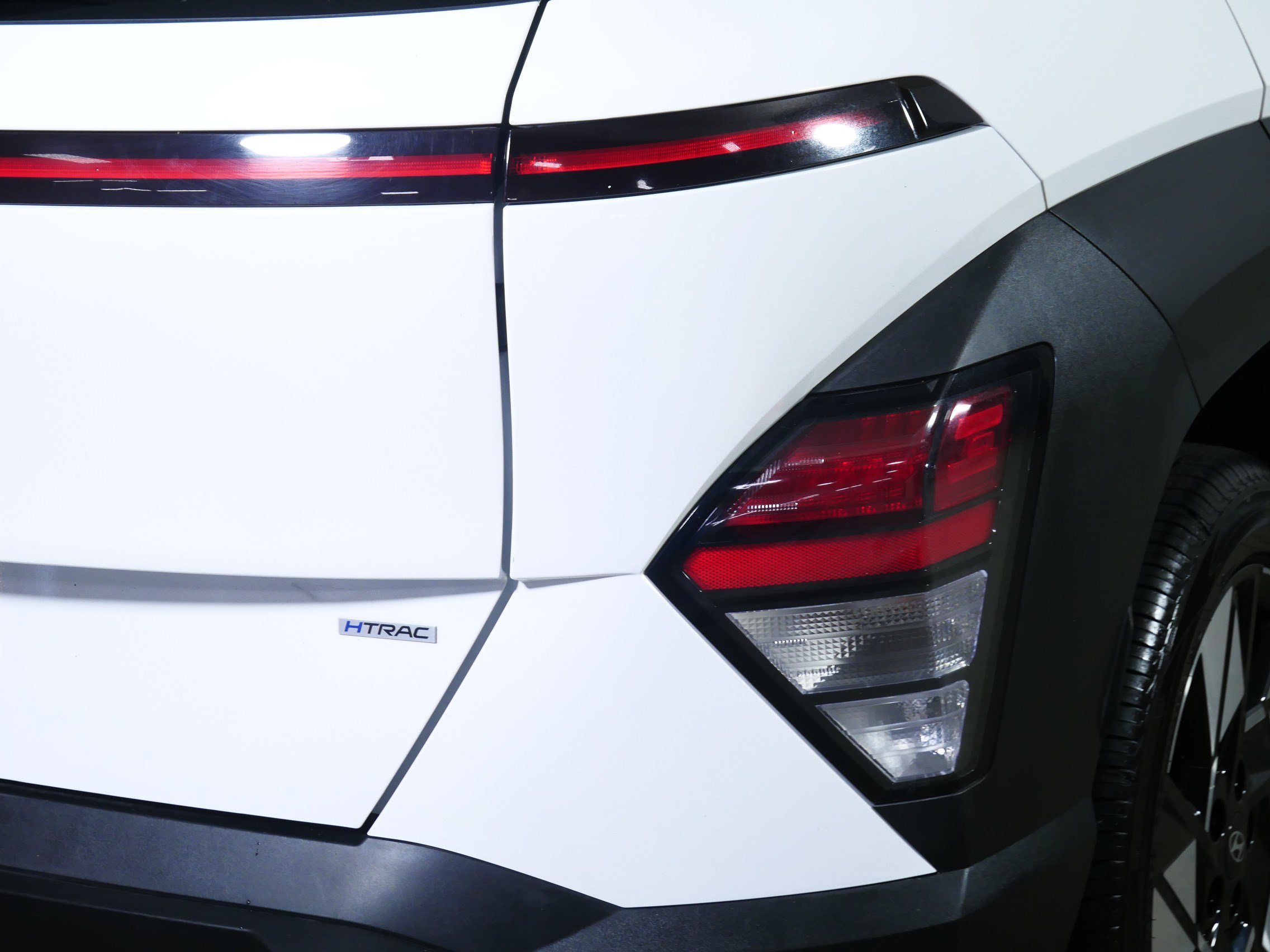 Certified 2025 Hyundai Kona SEL AWD/4WD image 17