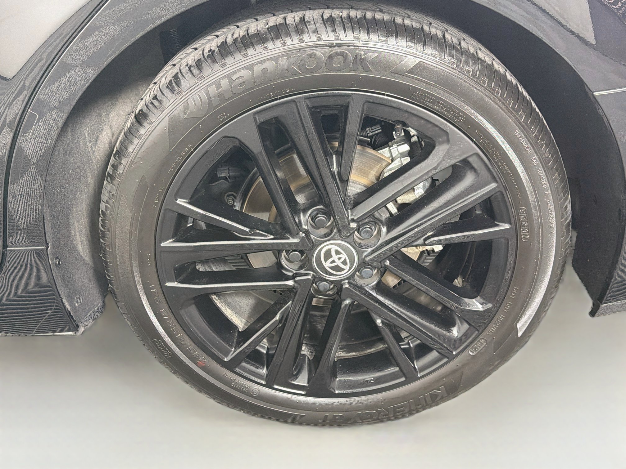 Used 2025 Toyota Camry SE FWD image 11