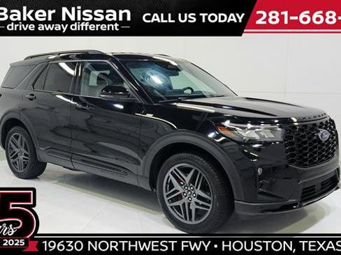Used 2025 Ford Explorer ST-Line w/ ST-Line Street Pack image 1