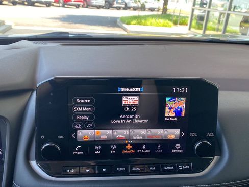 Certified 2023 Nissan Rogue Platinum w/ Platinum Premium Package AWD/4WD image 33