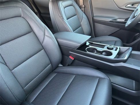 New 2026 Chevrolet Equinox LT w/ Convenience Package II image 10