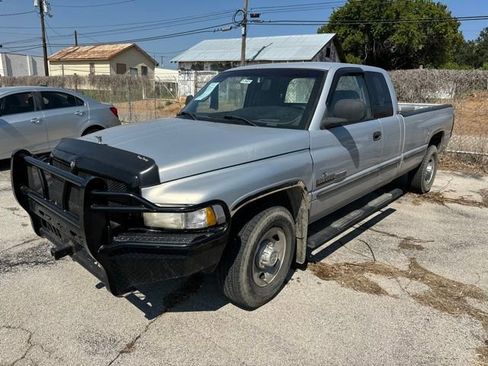 Used 1999 Dodge Ram 2500 Truck 2WD Quad Cab image 3