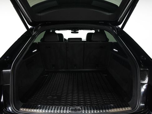 Used 2021 Audi Q8 Premium Plus w/ Premium Plus Package image 13