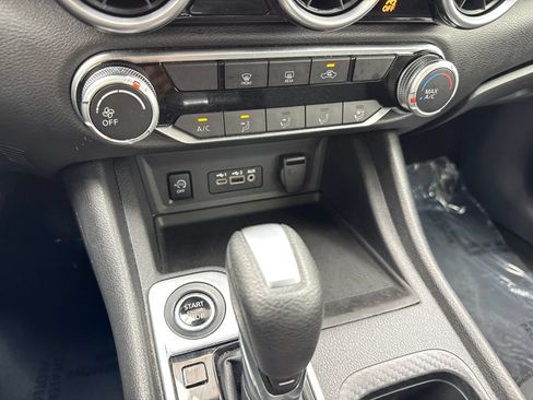 Used 2024 Nissan Sentra SV FWD image 27