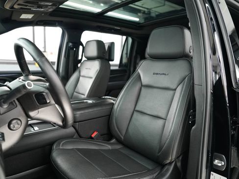 Used 2021 GMC Yukon XL Denali w/ Denali Ultimate Package AWD/4WD image 28