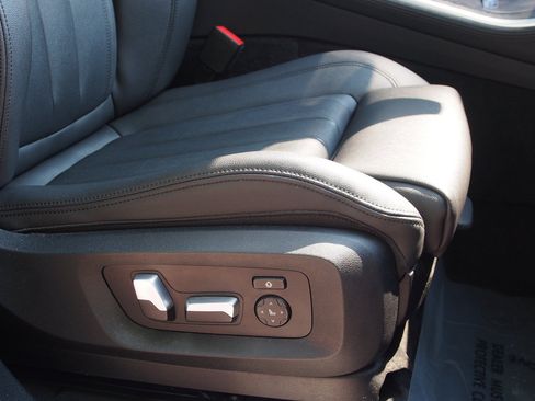 Used 2022 BMW X5 sDrive40i w/ Premium Package RWD image 12