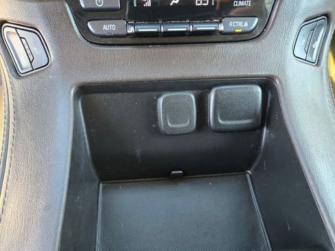 Used 2019 Chevrolet Suburban LT image 17