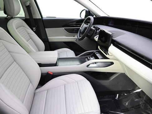 New 2026 Lincoln Nautilus Reserve w/ Jet Appearance Package image 16