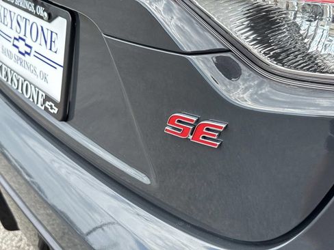 Used 2024 Toyota Corolla SE image 5