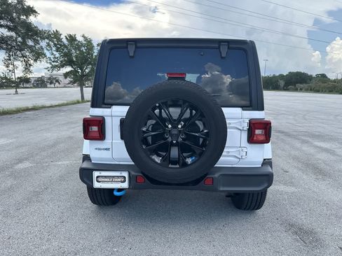 Certified 2022 Jeep Wrangler Unlimited Sahara AWD/4WD image 13